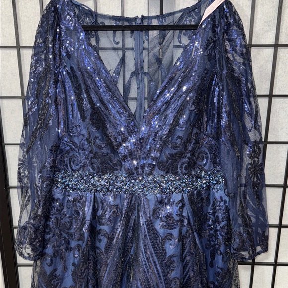 Mac Duggal size 18 style 67113 Long Sleeve Embellished Evening Gown navy blue - Picture 8 of 13